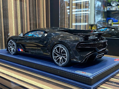 1/18 Resin Bugatti Divo Black & Carbon by MR Collection