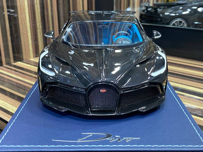 1/18 Resin Bugatti Divo Black & Carbon by MR Collection