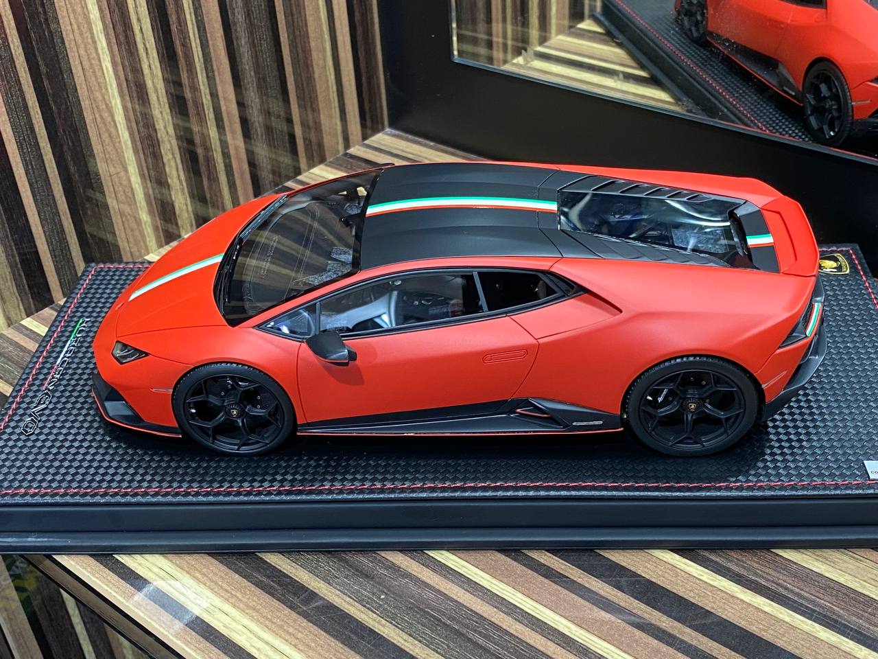 1/18 Resin Lamborghini Huracan EVO Orange Model car by MR