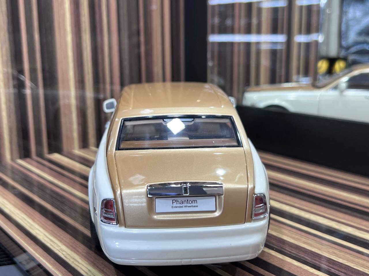 1/18 Diecast Rolls-Royce Phantom EWB Kyosho Scale Model Car