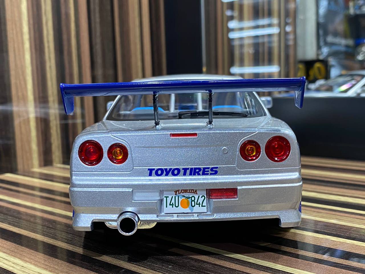 Nissan Skyline GT-R R34 Green Light