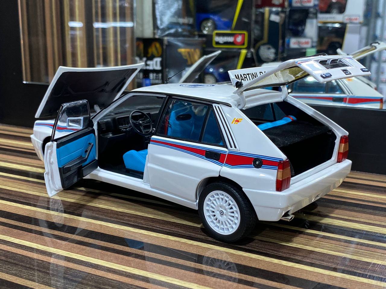 1/18 Diecast Lancia Delta HF Integrale Kyosho Scale Model Car