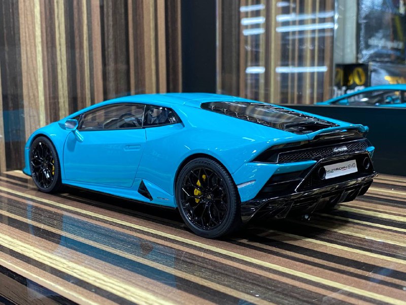 1/18 Diecast Lamborghini Huracan EVO Blue AutoArt Scale Model Car