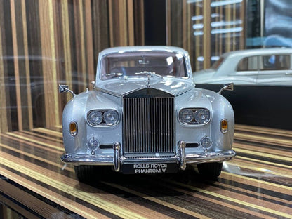 Rolls-Royce Phantom V 1964 Paragon Models