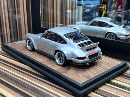 Porsche Singer 911 Timothy&Pierre