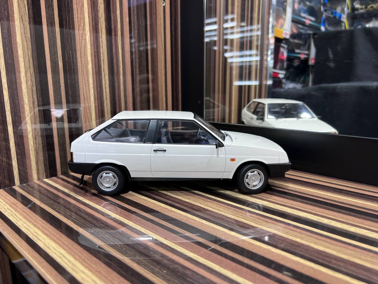 1/18 Resin Lada Samara 2108 White by PSM