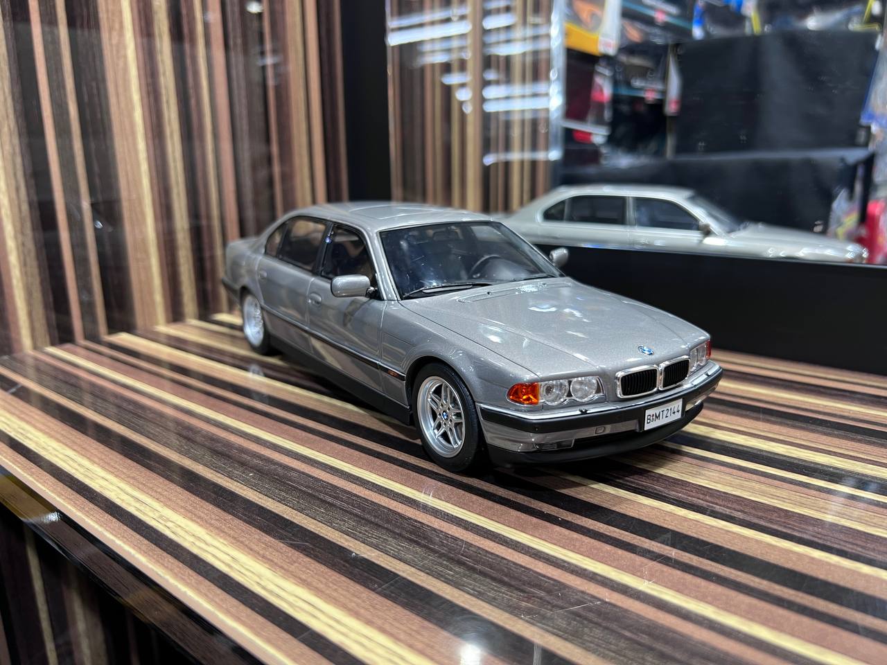 1/18 Resin BMW E38 750 IL Grey Model Carby Otto