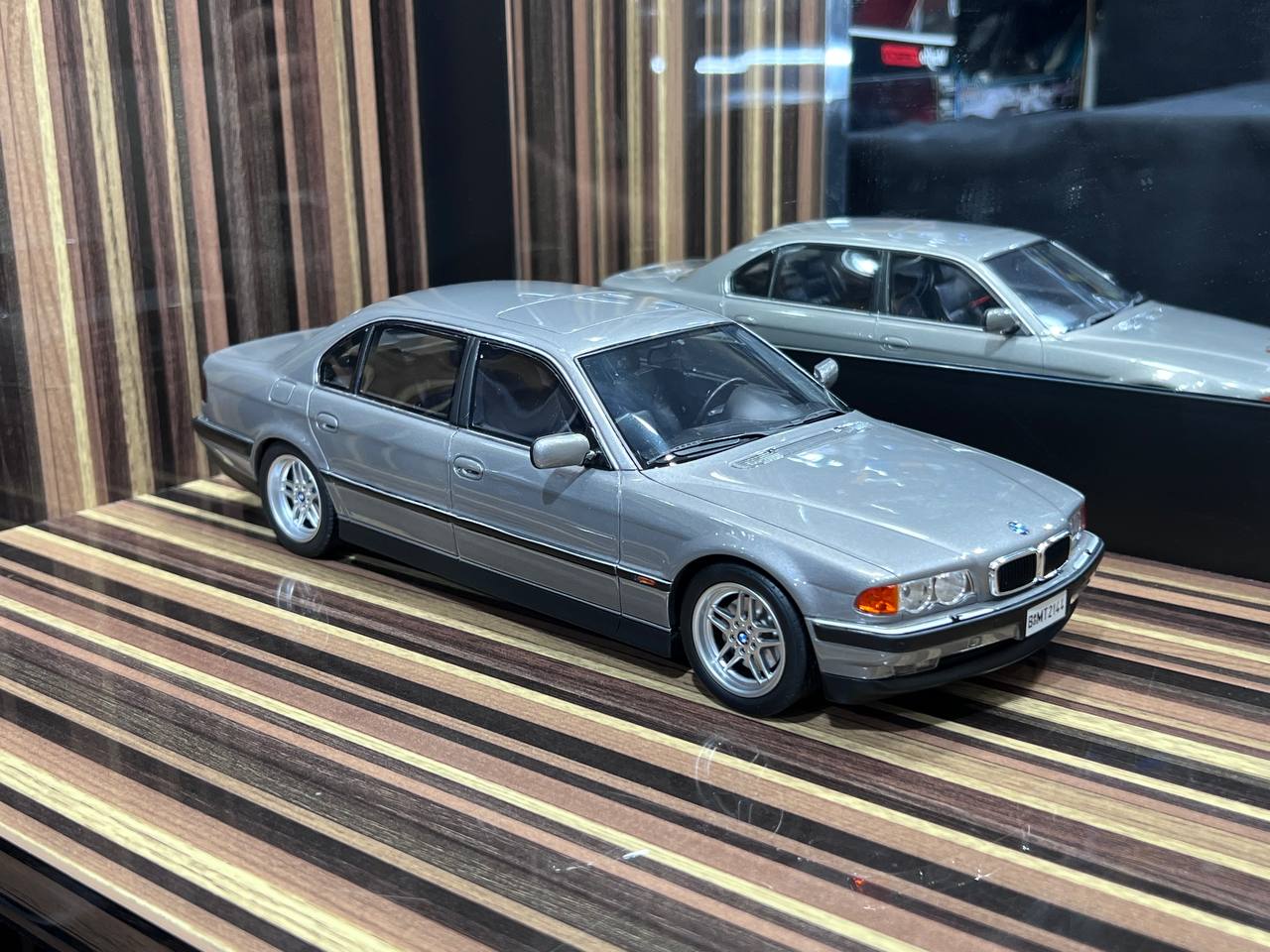 1/18 Resin BMW E38 750 IL Grey Model Carby Otto