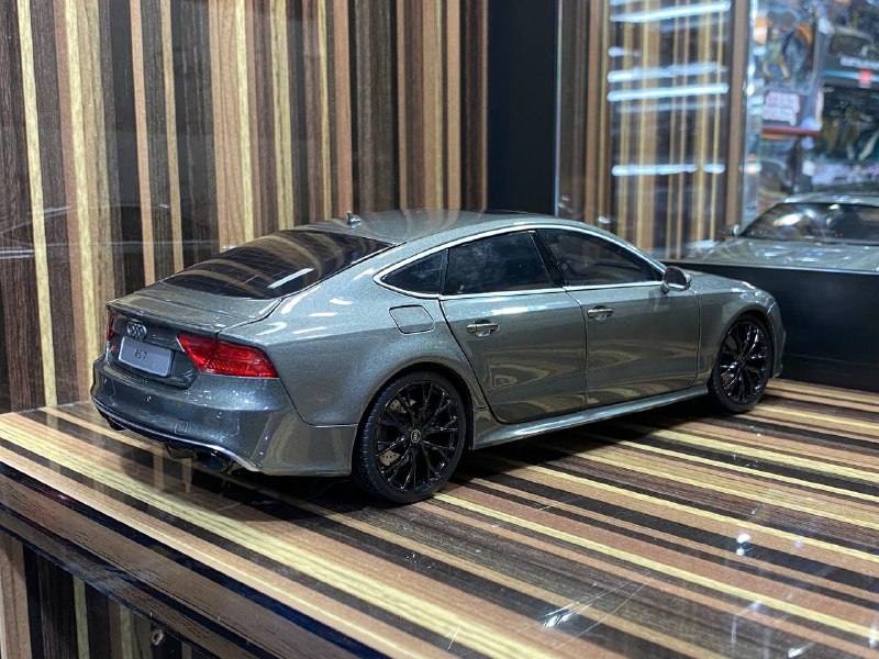 1/18 Audi RS 7 KengFai Silver Model Car