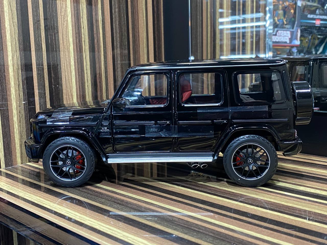 1/8 Diecast Mercedes-Benz G 63 AMG Black Model Car by Minichamps