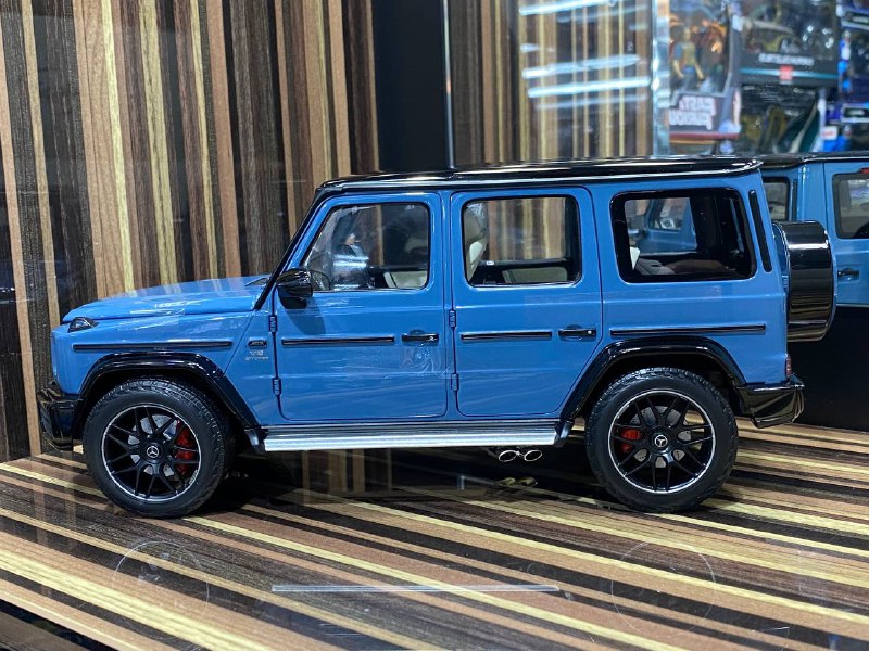 1/18 Diecast Mercedes-Benz G 63 AMG Blue Model Car by Minichamps