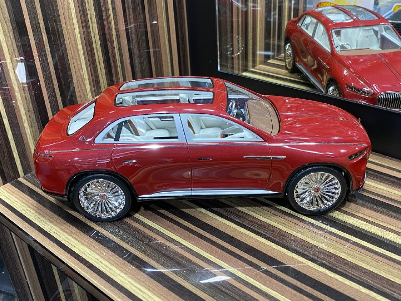 1/18 Resin Mercedes-Maybach Vision Ultimate Luxury Red Miniature car b –  dturman.com