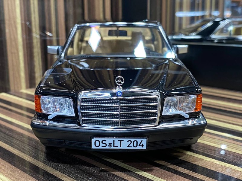 1/18 Diecast Mercedes-Benz 560 SEL 1989 Black Norev Scale Model Car