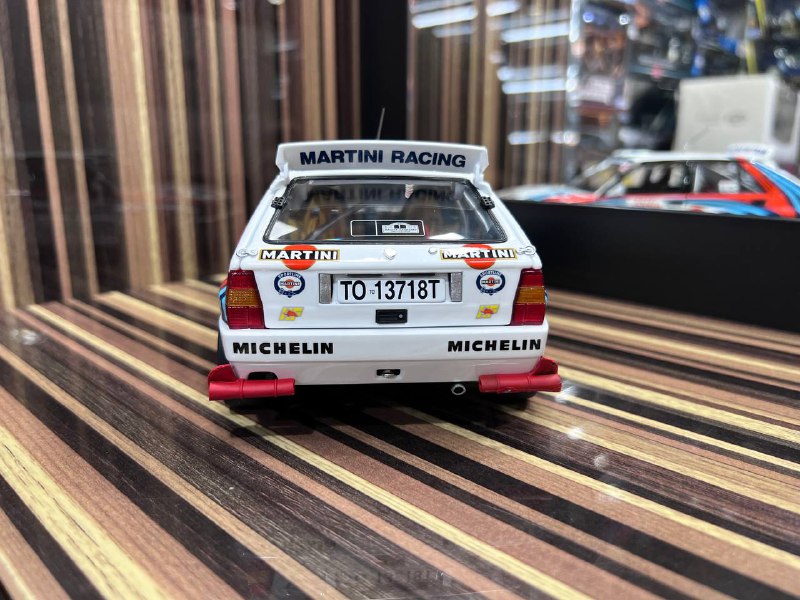 1/18 Diecast Lancia Delta HF Integrale 1992 Sanremo #1 Kyosho Scale Model Car