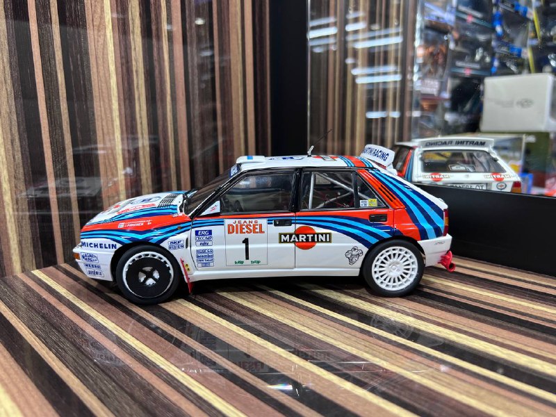 1/18 Diecast Lancia Delta HF Integrale 1992 Sanremo #1 Kyosho Scale Model Car