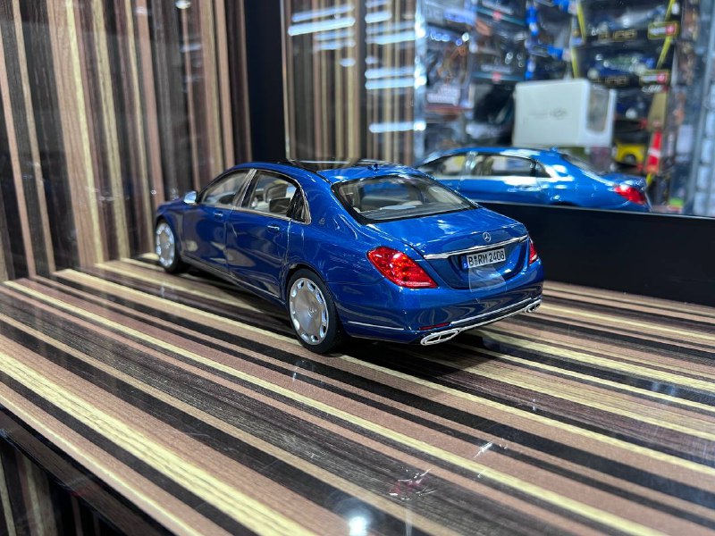 1/18 Diecast Mercedes-Maybach S 650 2019 Blue Norev Scale Model Car