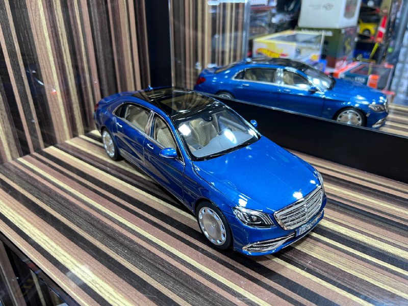 1/18 Diecast Mercedes-Maybach S 650 2019 Blue Norev Scale Model Car