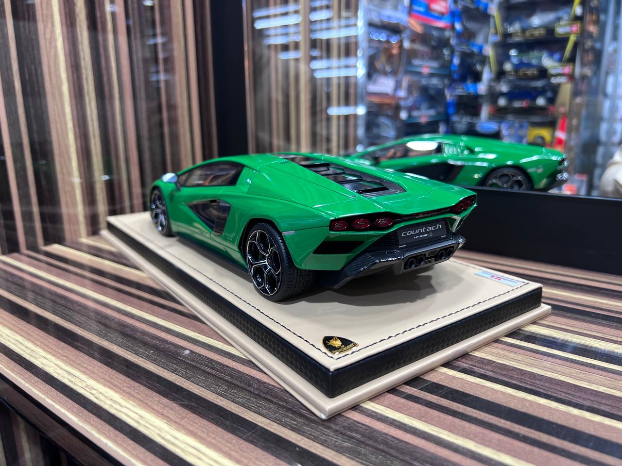 1/18 Resin Lamborghini Countach LP 800-4 Green by MR