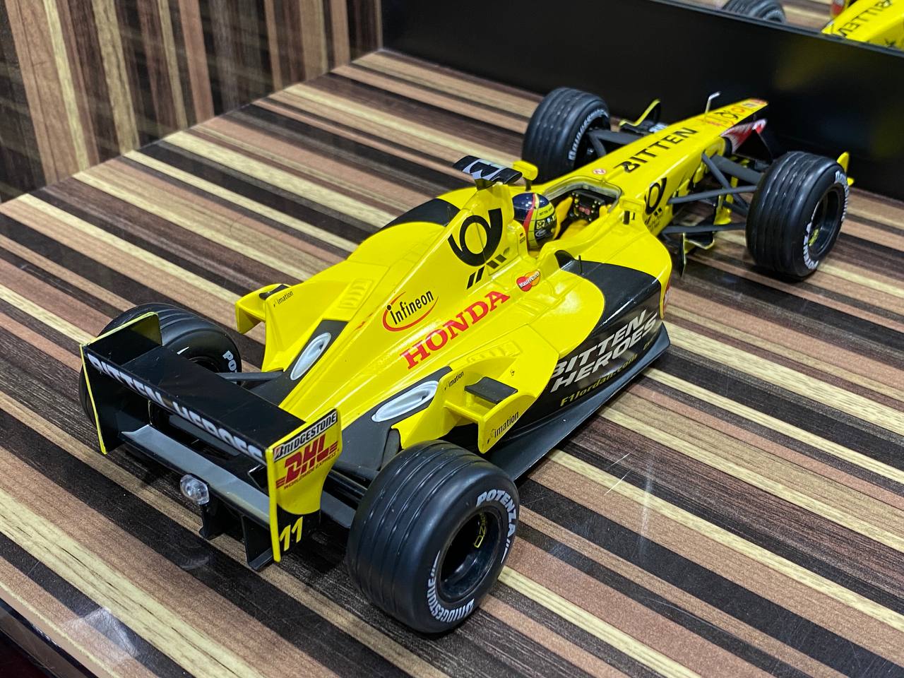 1/18 Jordan EJ11 Heinz-Harald Frentzen Formula 1 Yellow byHot