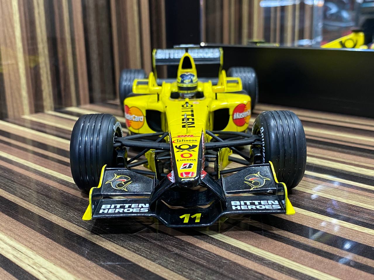 1/18 Jordan EJ11 Heinz-Harald Frentzen Formula 1 Yellow byHot Wheels