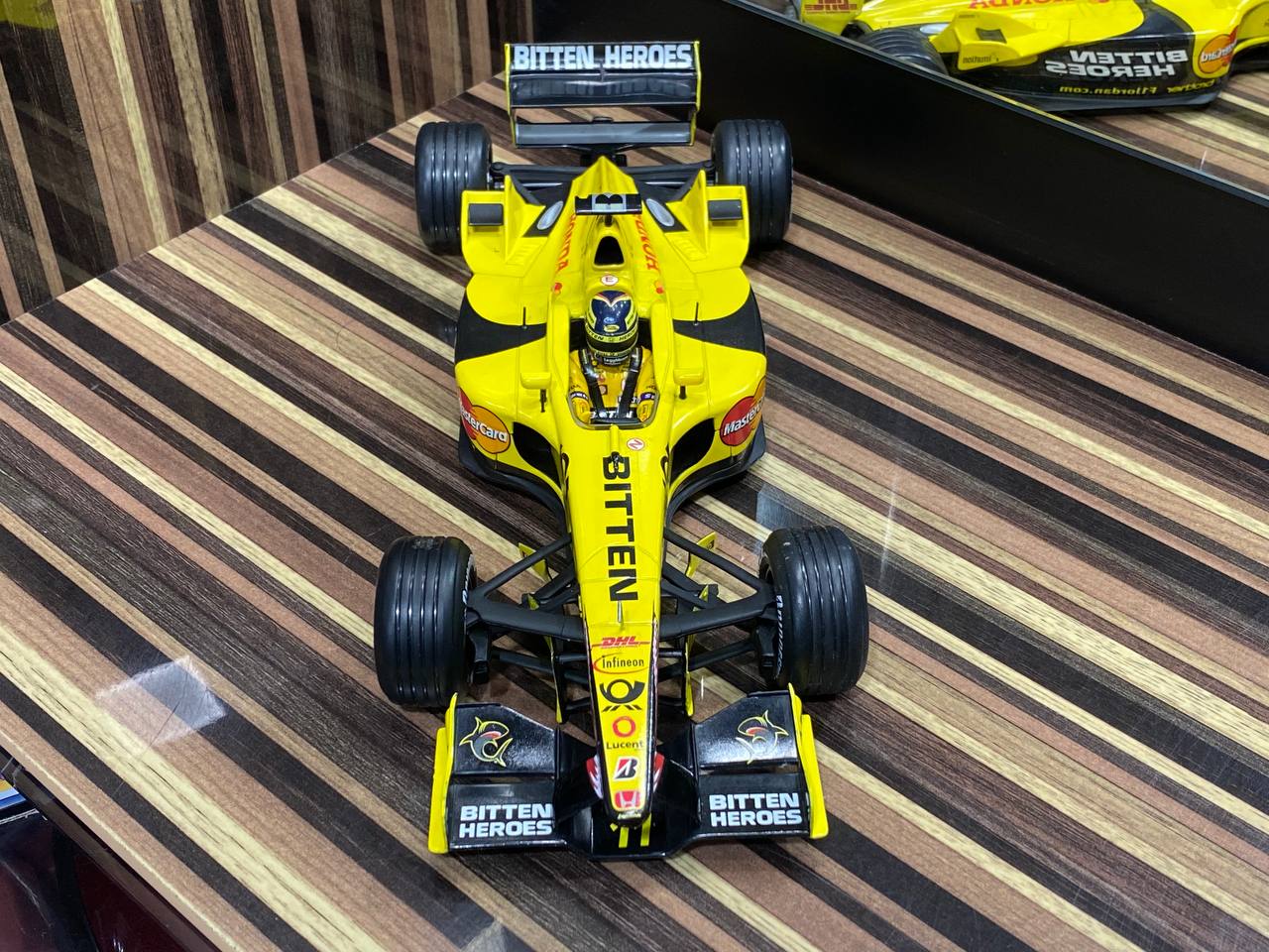 1/18 Jordan EJ11 Heinz-Harald Frentzen Formula 1 Yellow byHot Wheels