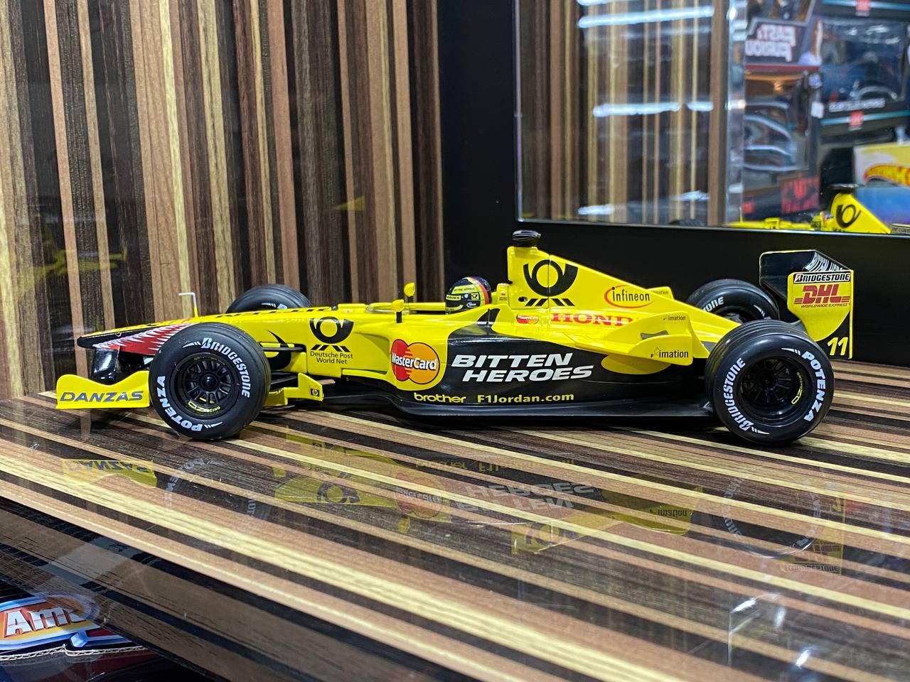 1/18 Jordan EJ11 Heinz-Harald Frentzen Formula 1 Yellow byHot Wheels