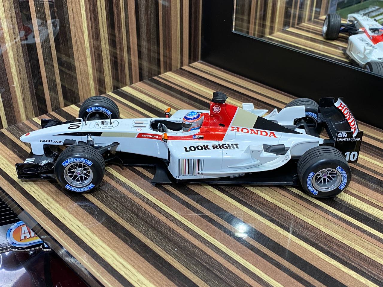 1/18 Diecast Honda 3000 B.A.R. Formula 1 Whtie by Minichamps