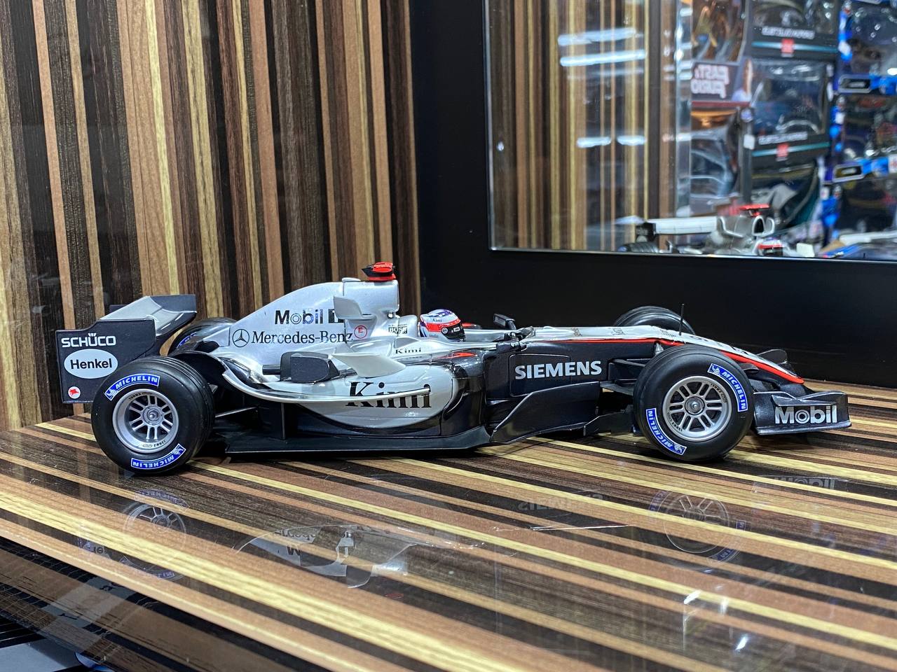 McLaren MP4-20 Kimi Raikkonen Formula 1 Hot Wheels