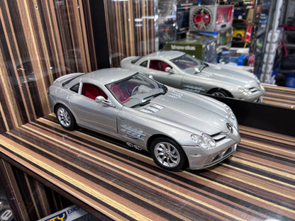 1/18 Mercedes-Benz SLR McLaren Silver Miniature car by MotorMax