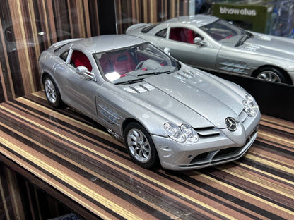 1/18 Mercedes-Benz SLR McLaren Silver Miniature car by MotorMax