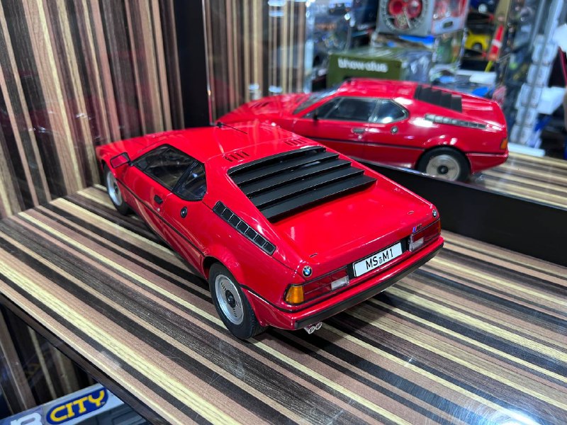 1/18 Resin BMW M1 E26 1978 Red Model Car by KK