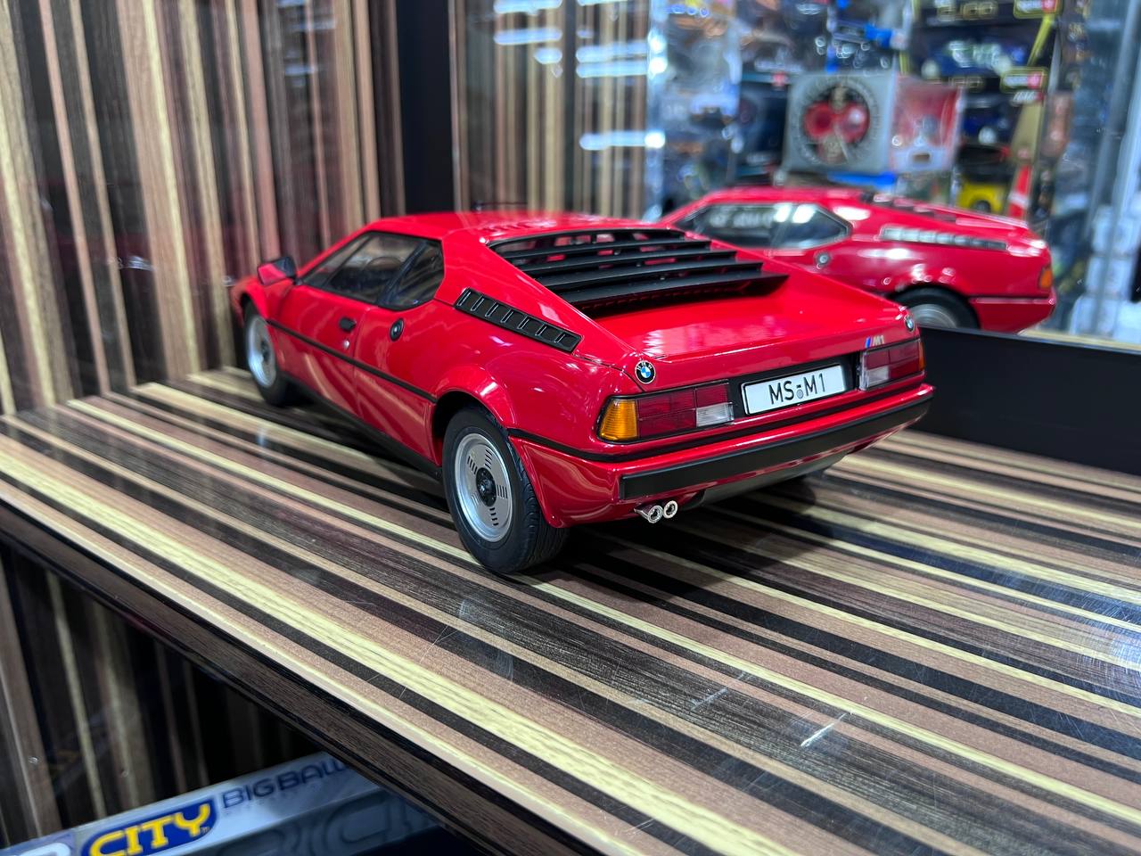 1/18 Resin BMW M1 E26 1978 Red Model Car by KK