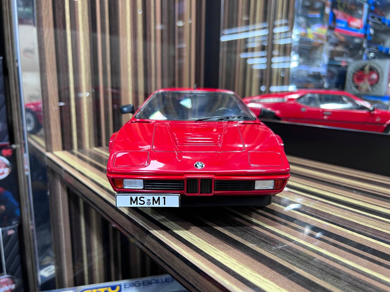 1/18 Resin BMW M1 E26 1978 Red Model Car by KK