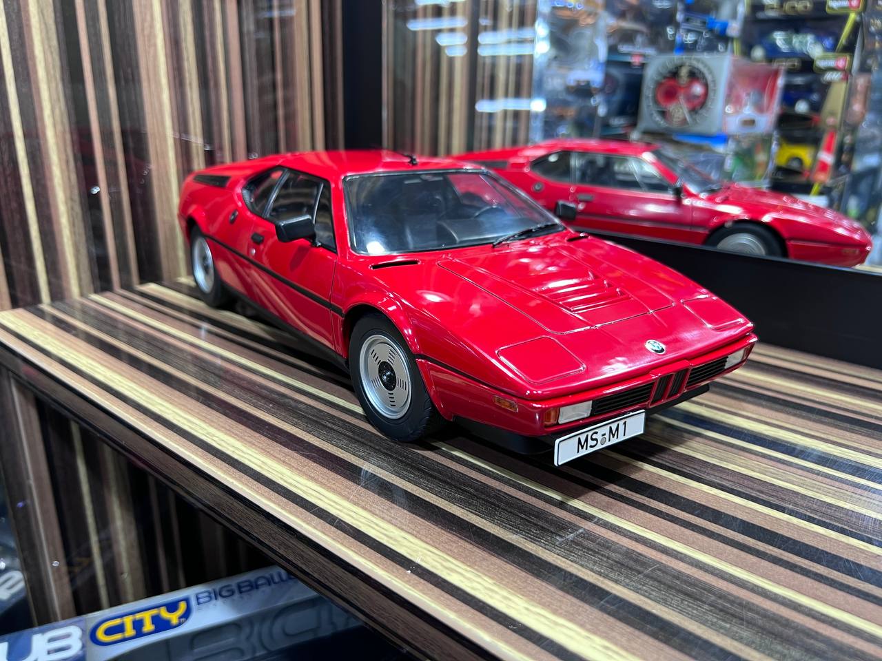 1/18 Resin BMW M1 E26 1978 Red Model Car by KK