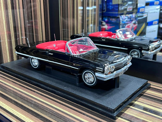 1/18 Diecast Chevrolet Impala 1963 by Welly